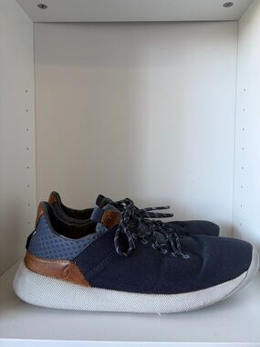 OluKai Nanea Li Men’s Sneakers Size 9